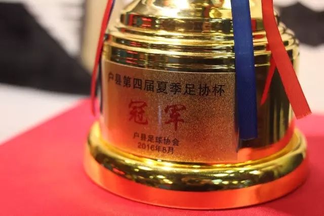 利物浦旧将：C罗应该尽快退出国家队！他没梅西那个能力！